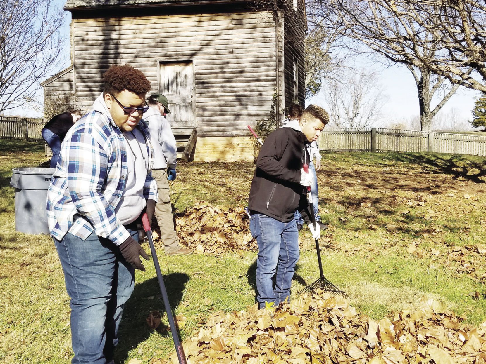Raider Day of Service - Leaves